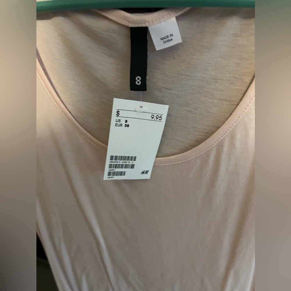Pink H&am top with ruffled sleeves